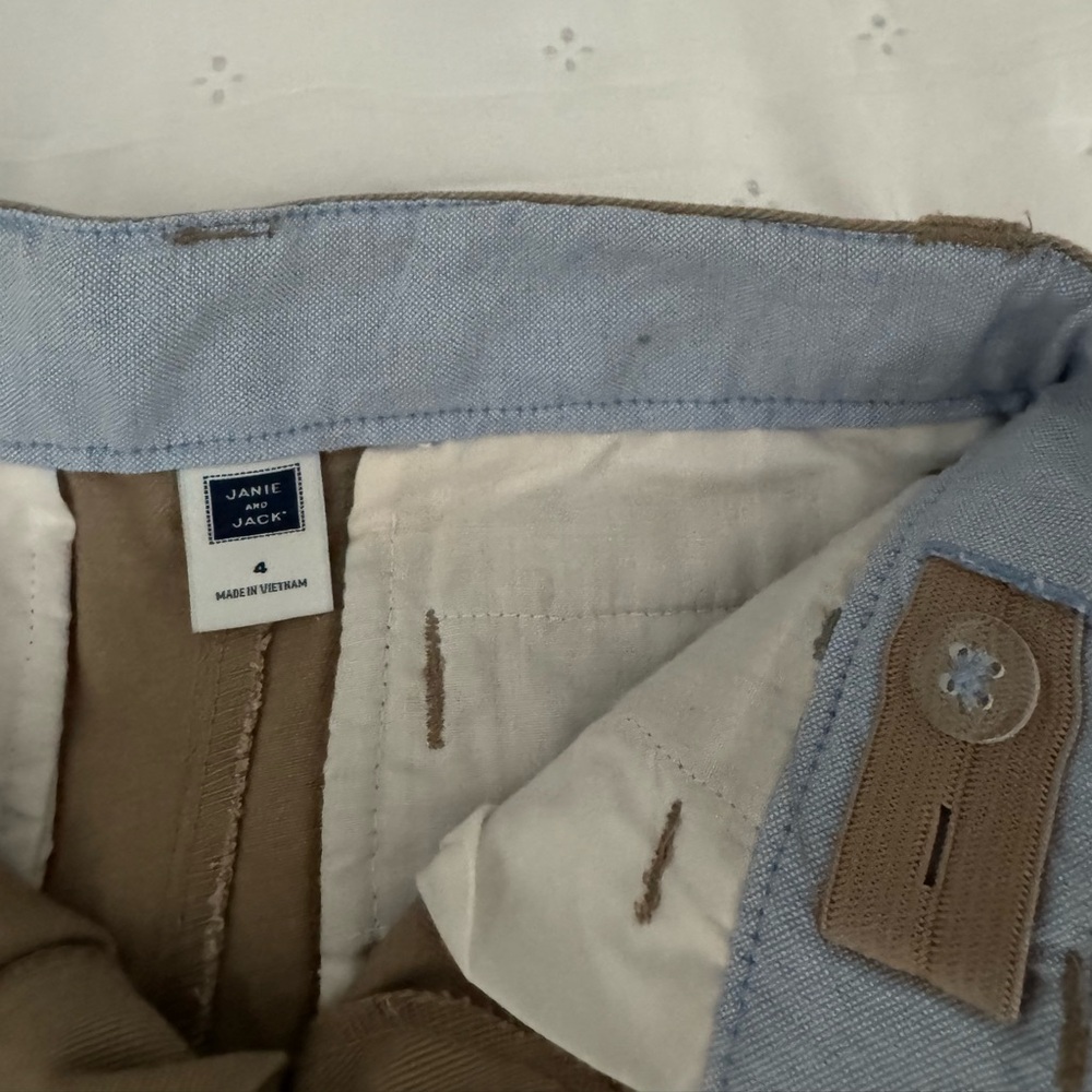 NEW Janie and Jack Boy’s Khaki Chinos - Size 4 - Picture 3 of 3
